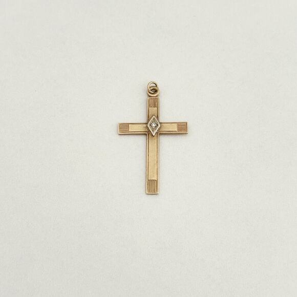 Vintage 14K Yellow Gold Diamond Etched Cross Religious Charm Pendant - Picture 4 of 12